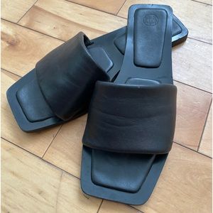 Massimo Dutti leather slides size 41